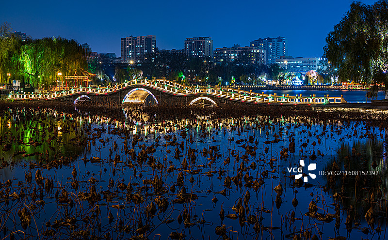 冬日夜色-明湖南岸&王府池子&珍珠泉&护城河图片素材