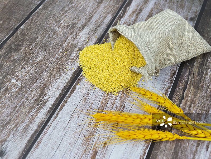 谷物杂粮丰收图片素材