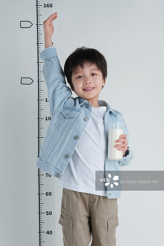 儿童测量身高图片素材