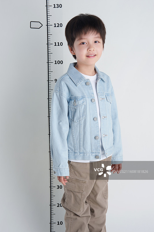 儿童测量身高图片素材