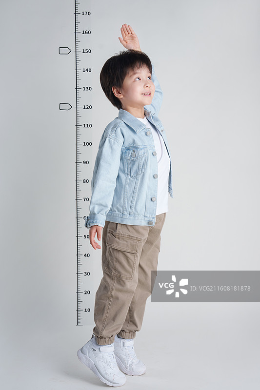 儿童测量身高图片素材