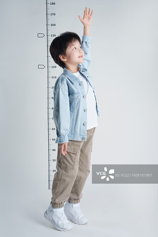 儿童测量身高图片素材