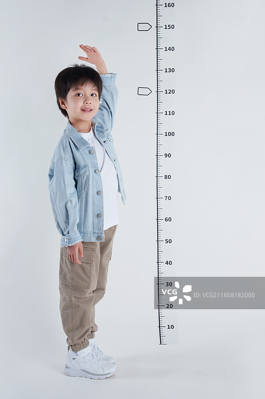 儿童测量身高图片素材