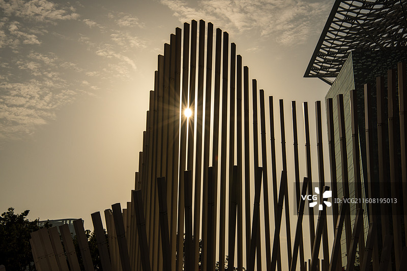 上海G60科创云廊钢琴琴键雕塑日出图片素材