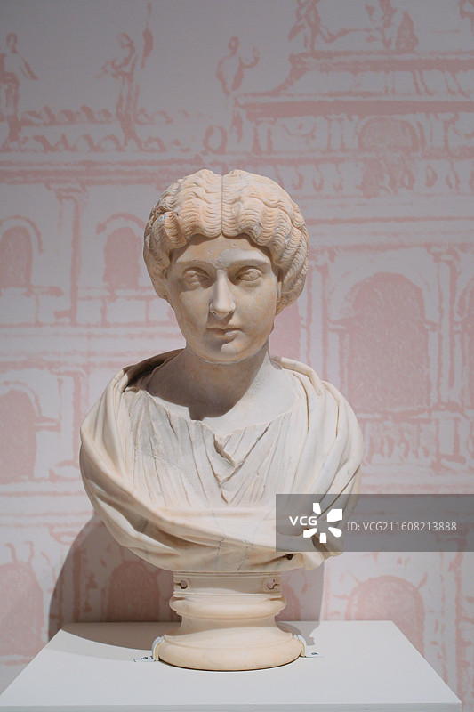 小福斯蒂娜皇后半身像，公元145-175年，英国利物浦国家博物馆古罗马艺术大展图片素材