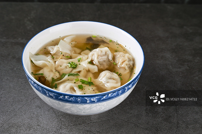 一碗美味的馄饨特写图片素材
