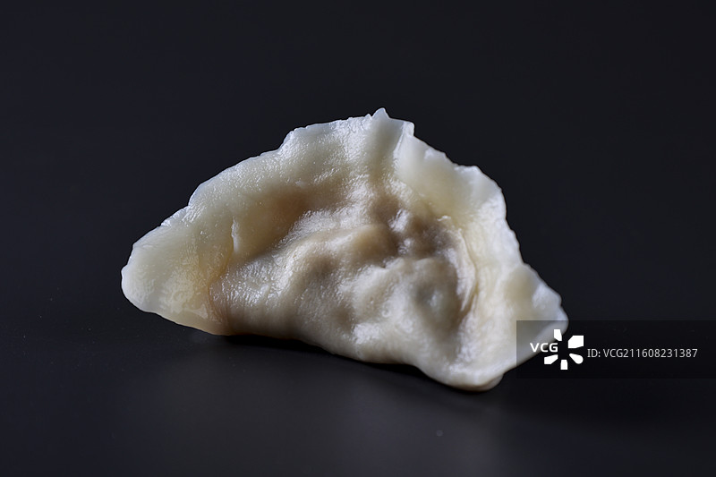 饺子特写黑色背景图片素材