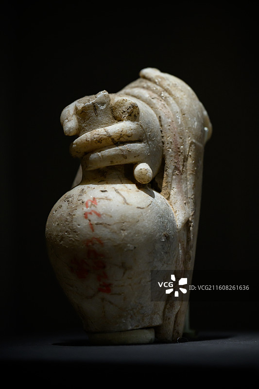 净瓶，唐，曲阳县修德寺遗址出土，河北博物院藏，展出于国家博物馆《惠世天工——河北曲阳石雕艺术展》图片素材