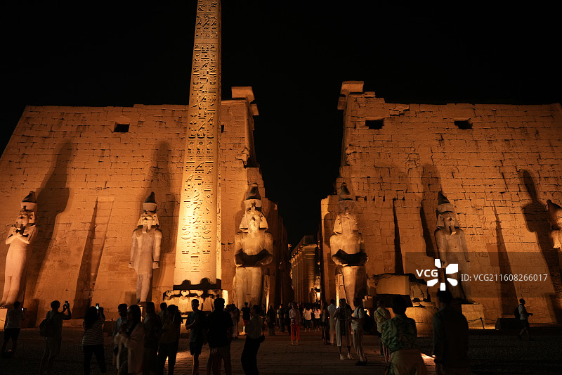 埃及夜游卢克索神庙图片素材