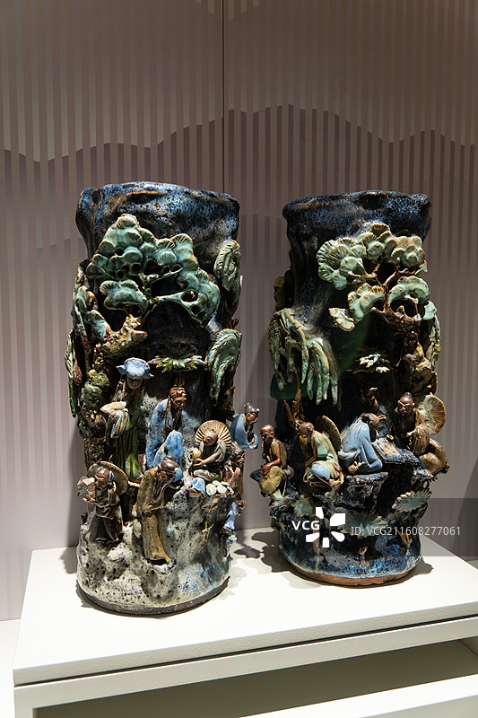 多色釉堆塑人物故事纹画筒，民国（1911-1949年），佛山市博物馆藏图片素材