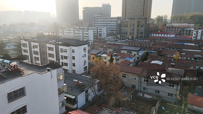 山东烟台招远市晨曦中的初冬样子图片素材