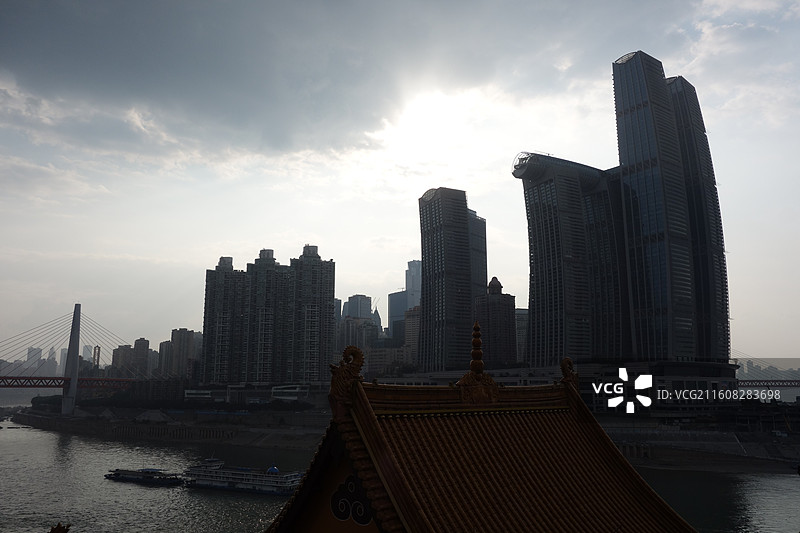 重庆市南岸区慈云寺拍渝中半岛朝天门码头来福士广场图片素材