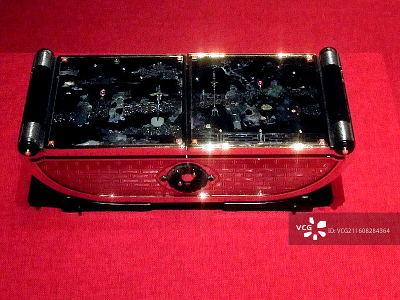 1925年-卡地亚巴黎、台式烟盒、、2025“髹漆”与共——清代广作外销漆器文物展图片素材