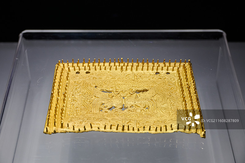 宁夏博物馆 隋 双鸟纹金方奇图片素材