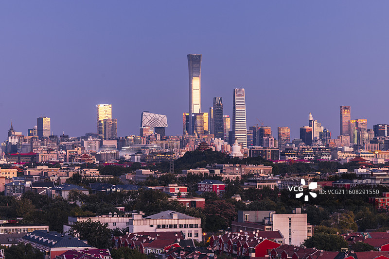 日落时分的城市风光图片素材