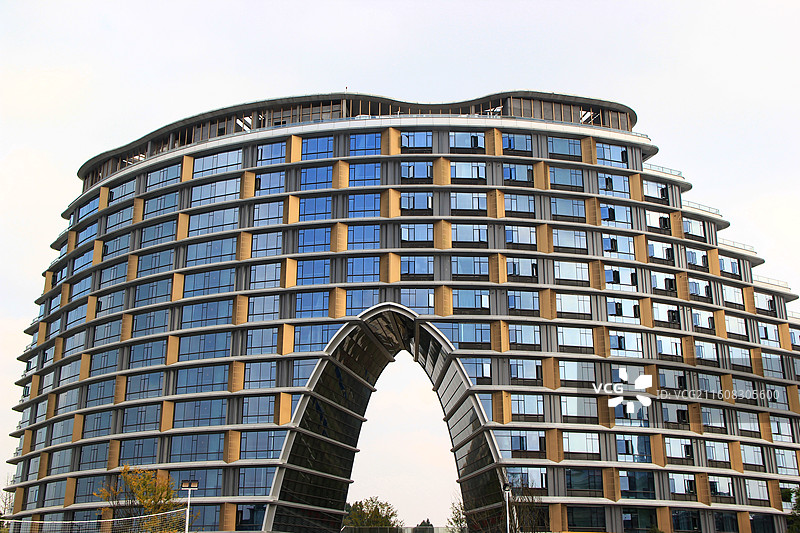 现代城市公寓建筑外立面实景特写图片素材