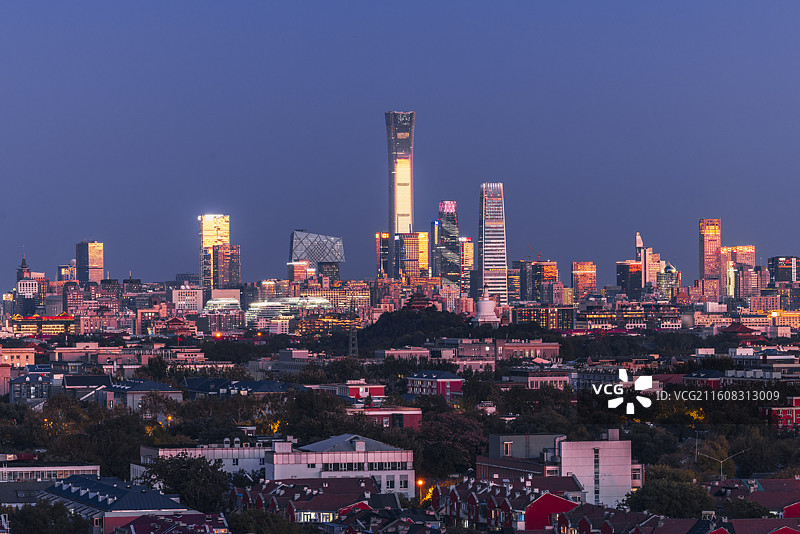 日落时分的城市风光图片素材