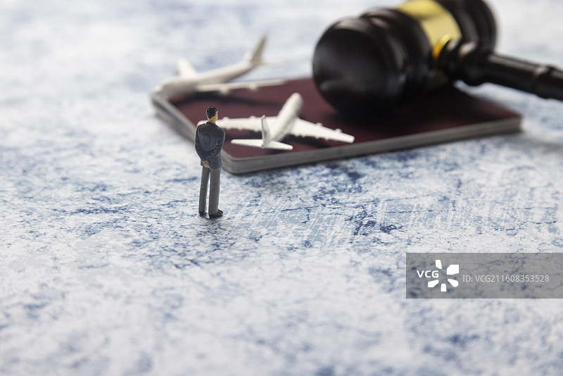 围观多国出游事件判定图片素材