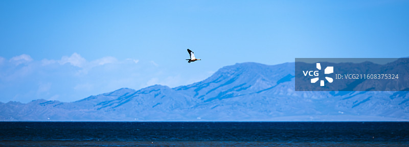 山湖之上，天地之间图片素材