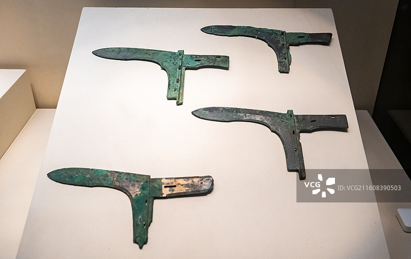 北京国家博物馆基本陈列“郑右库”青铜戈战国·韩1971年河南新郑白庙范出土图片素材