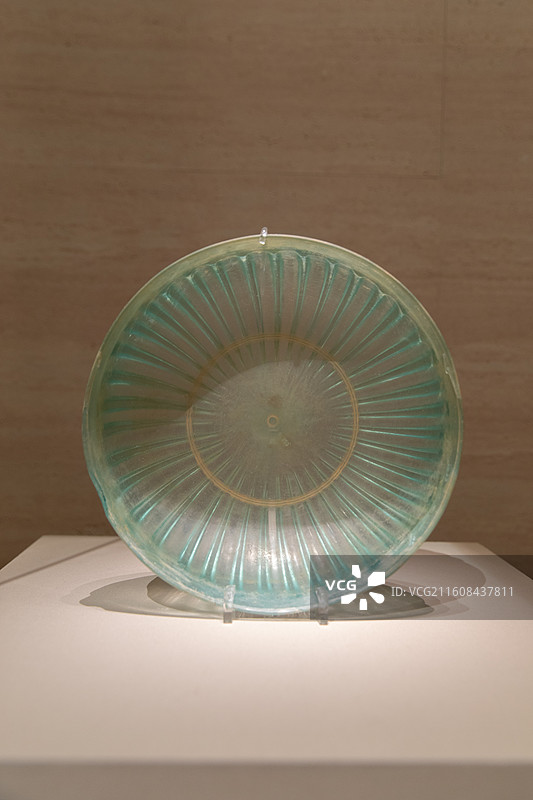 国博美的多元古希腊淡蓝绿色棱纹玻璃碗图片素材