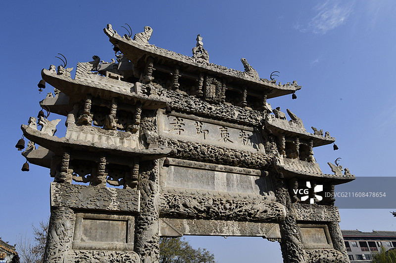 被誉为“天下第一龙牌坊”的山东菏泽单县百寿坊图片素材
