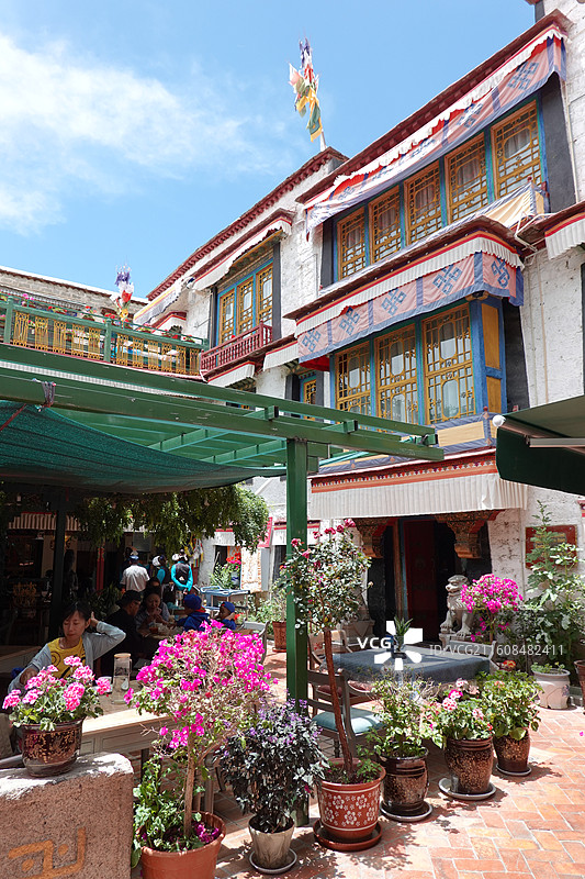 西藏拉萨八廓古城八廓街：赤江拉让大院图片素材