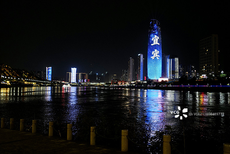 四川宜宾著名地标三江口、合江门、川南第一高楼宜宾中心及长江两岸夜景风光图片素材