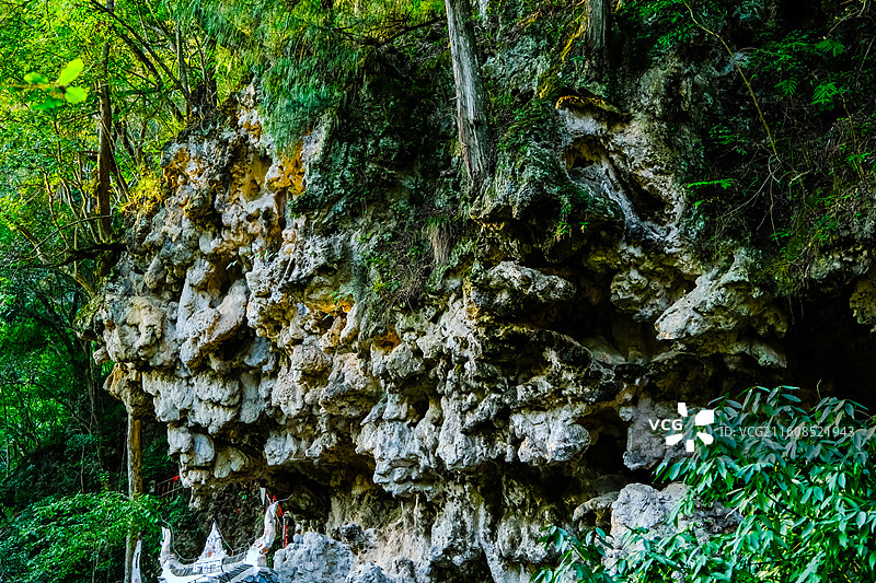 金秋时节中国贵州省黔南州黄平县飞云崖风光，黔南第一洞天牌坊，月潭寺牌坊，飞云崖，藏经阁，飞云崖古建筑图片素材