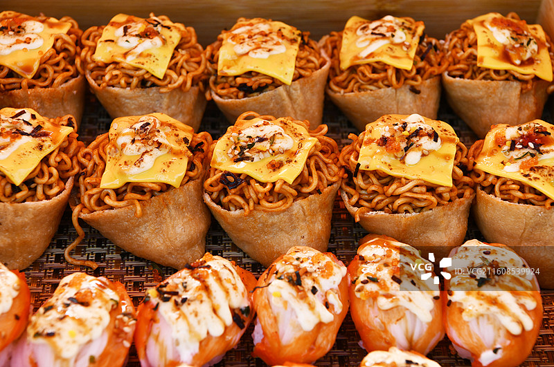 山东菏泽单县十月会丰富的特色小吃  寿司图片素材