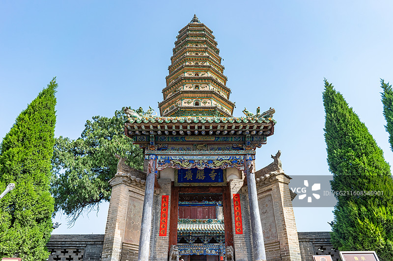 中国山西临汾洪洞县广胜寺旅游景区，广胜禅院和唐僧扫塔飞虹塔，世界最高多彩琉璃塔，户外白昼无人图像摄影图片素材