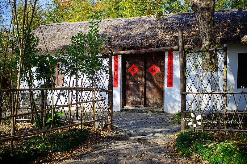 竹林间的茅草屋图片素材