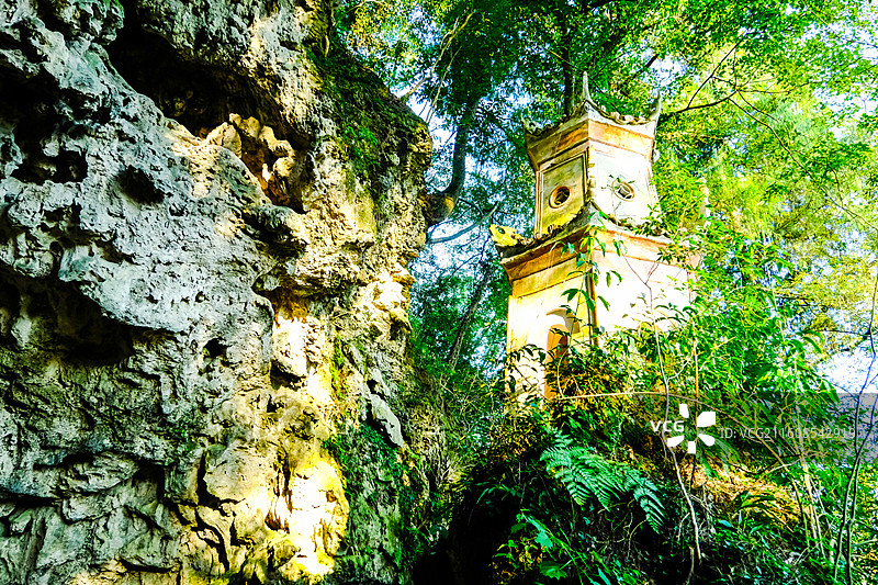 金秋时节中国贵州省黔南州黄平县飞云崖风光，黔南第一洞天牌坊，月潭寺牌坊，飞云崖，藏经阁，飞云崖古建筑图片素材