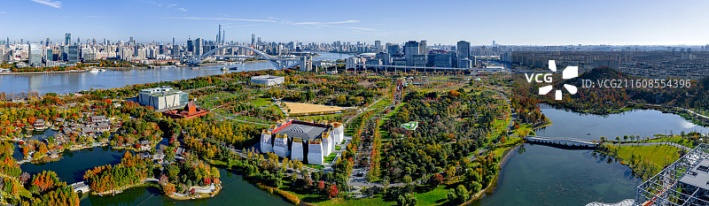 上海世博文化公园秋色全景 黄浦江畔湿地森林秋色绚烂 卢浦大桥 丹枫湖 双子山 申园 俄罗斯馆图片素材