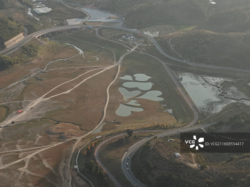 宁德古田l利洋村翠屏湖心形湖泊浪漫图片素材