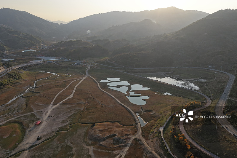 宁德古田l利洋村翠屏湖心形湖泊浪漫图片素材