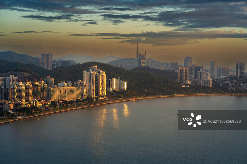 珠海市情侣南路海岸线的黄金晨曦图片素材