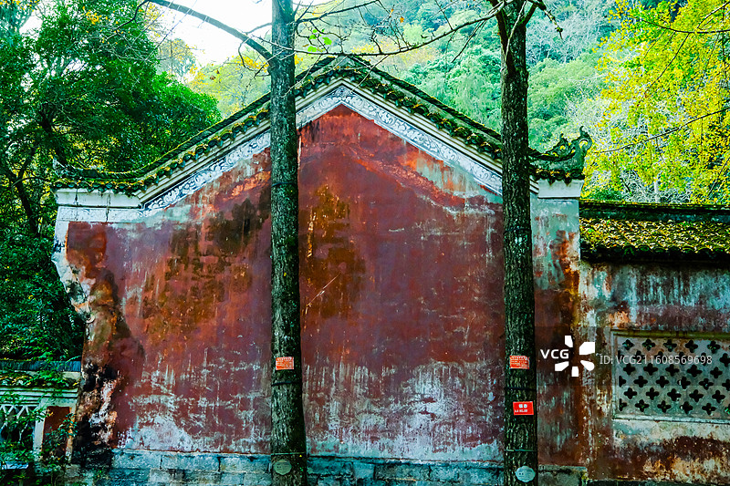 金秋时节中国贵州省黔南州黄平县飞云崖风光，黔南第一洞天牌坊，月潭寺牌坊，飞云崖，藏经阁，飞云崖古建筑图片素材