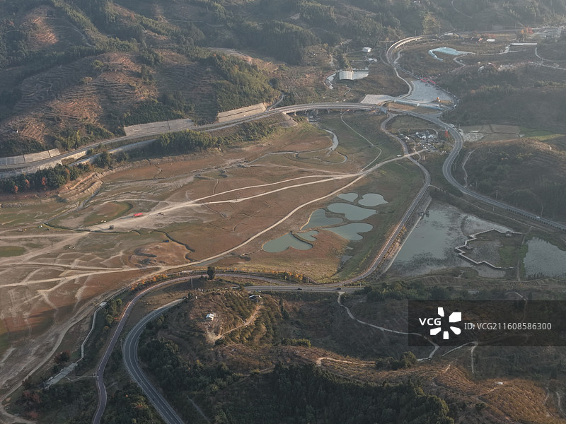 宁德古田l利洋村翠屏湖心形湖泊浪漫图片素材