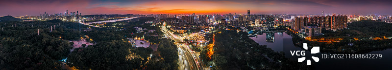 广西南宁如意坊城市日落夜景图片素材