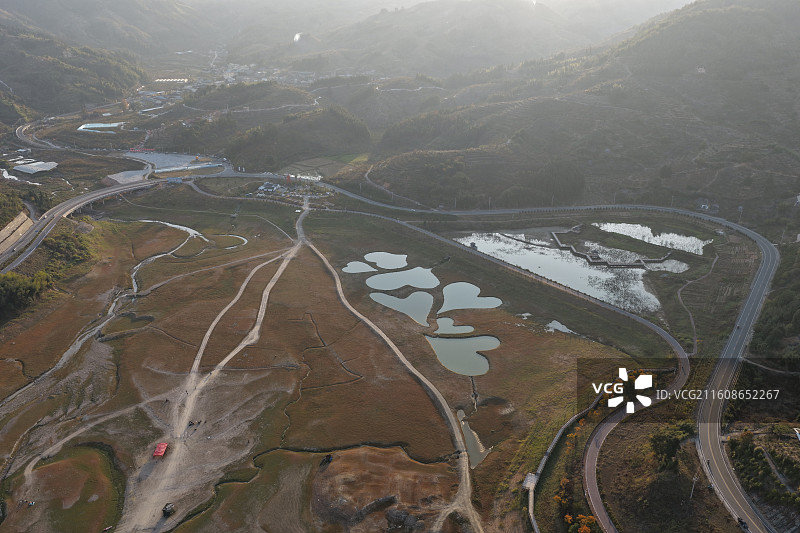 宁德古田l利洋村翠屏湖心形湖泊浪漫图片素材