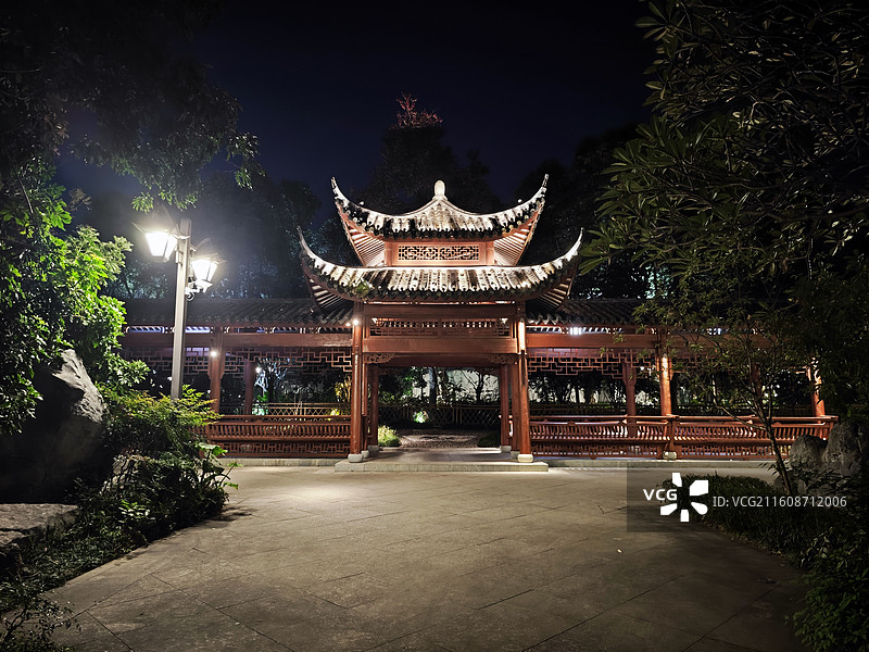 福州西湖福建省博物院夜景拱桥树木倒影图片素材