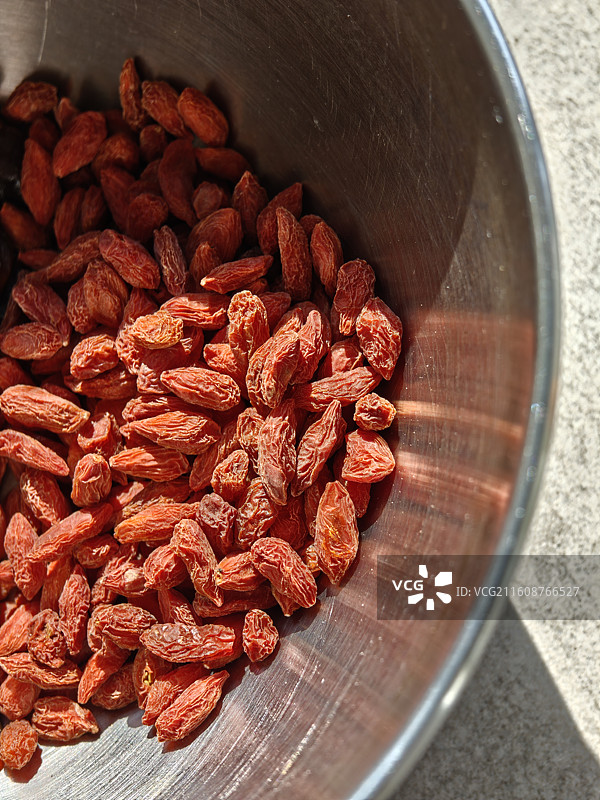 枸杞和桂圆干，补气血的枸杞和桂圆干，用来煲汤的原材料，用来煮养生茶的枸杞桂圆，枸杞图片素材