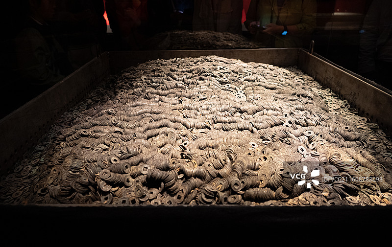 南昌汉代海昏侯国遗址博物馆 五铢钱 钱山图片素材