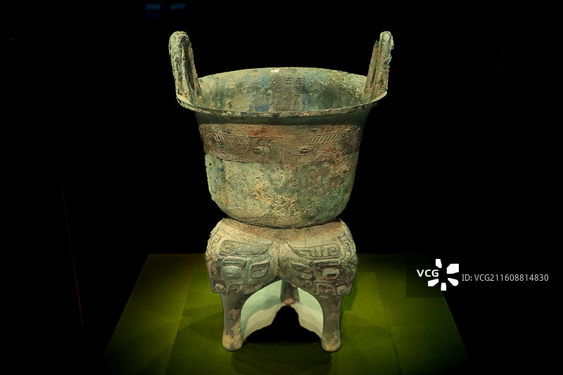 北京首都博物馆展出的北京房山琉璃河遗址出土西周时期圉甗图片素材