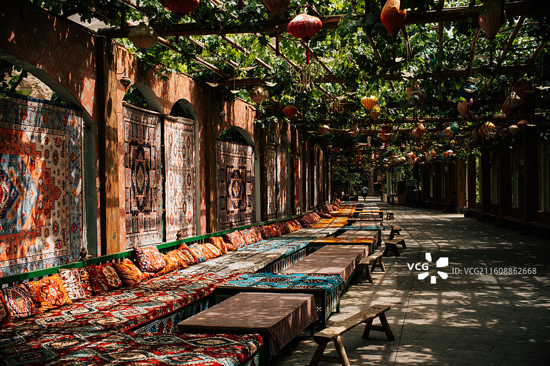 吐鲁番葡萄沟的下午图片素材