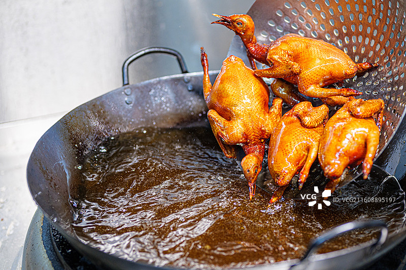 炸乳鸽图片素材