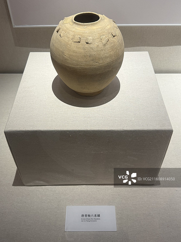 唐青釉六系罐，中国梅州客家博物馆，唐朝时期，青釉，六系罐 唐朝时期的客家，中国古代，客家迁移图片素材