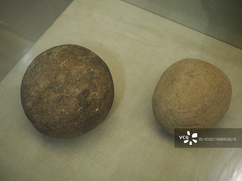 石球 时代:明 质地:石 秦皇岛博物馆藏 (唐山博物馆长城专题展)图片素材