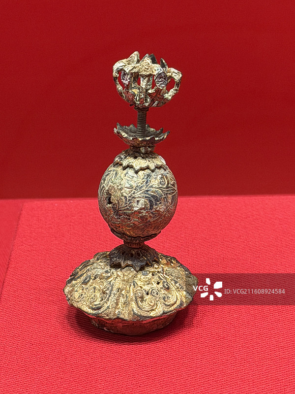 铜鎏金帽顶，明代，蕲春县博物馆藏，明代荆藩珍宝特展图片素材